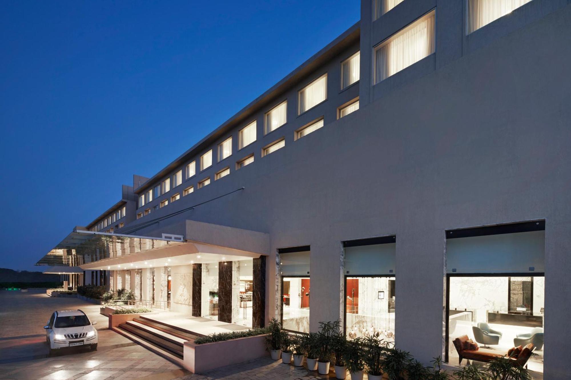 Courtyard By Marriott Bilaspur Exterior foto