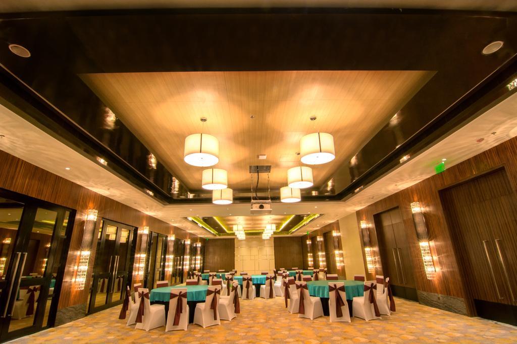 Courtyard By Marriott Bilaspur Exterior foto